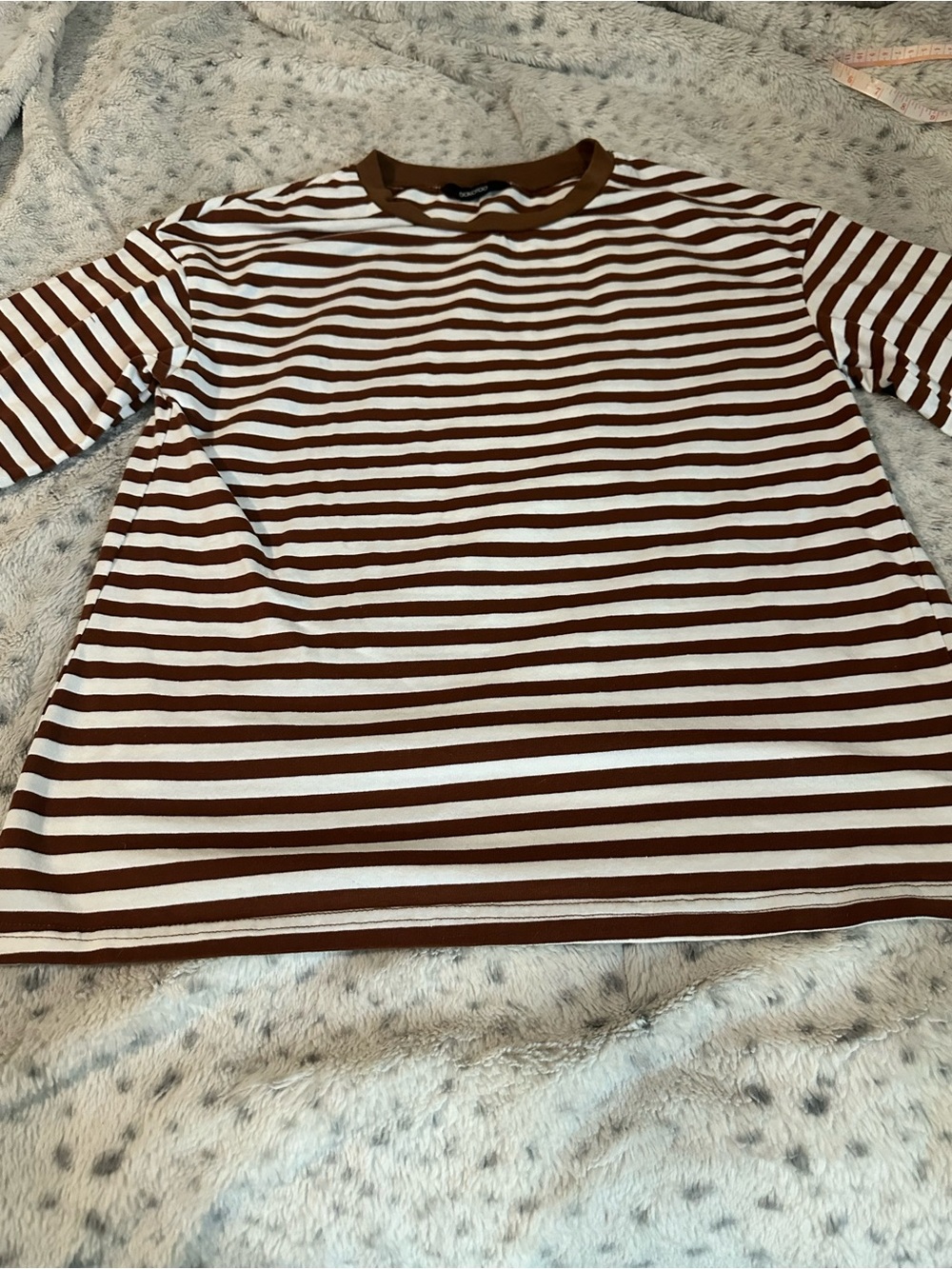 Dokotoo Striped Brown and White Crewneck ladies Shirt